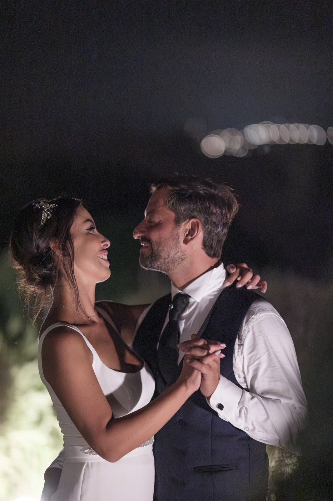 Francesca e Mauro – Matrimonio in Toscana tra gli Scavi Etruschi e la Via Lattea alle Tre Fonti