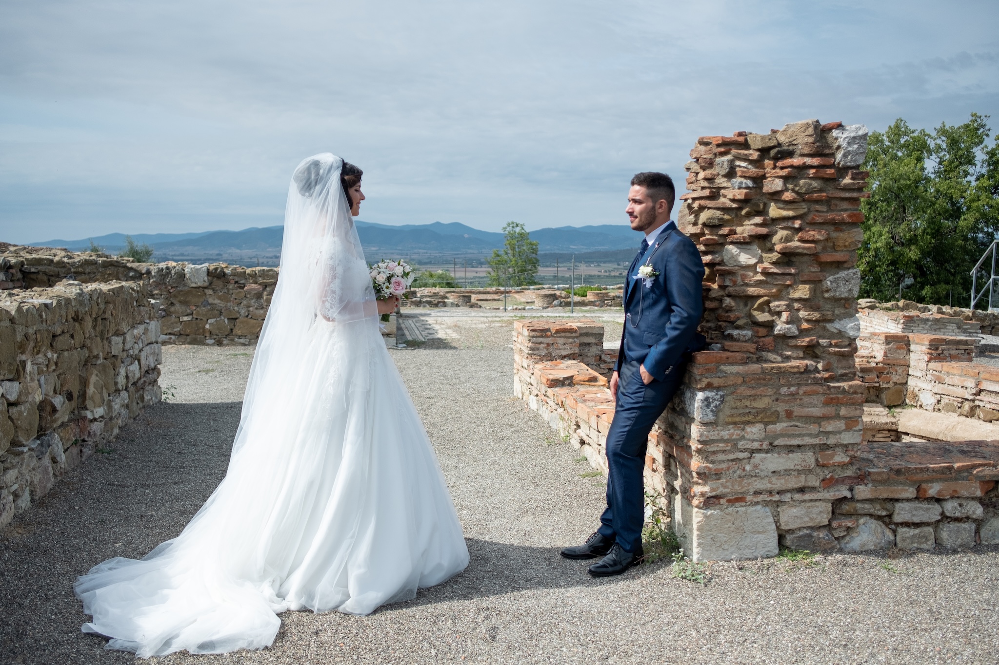 Matrimonio tra Roselle e Le Tre Fonti: l'eleganza di Luca e Regina nel cuore della Maremma Toscana