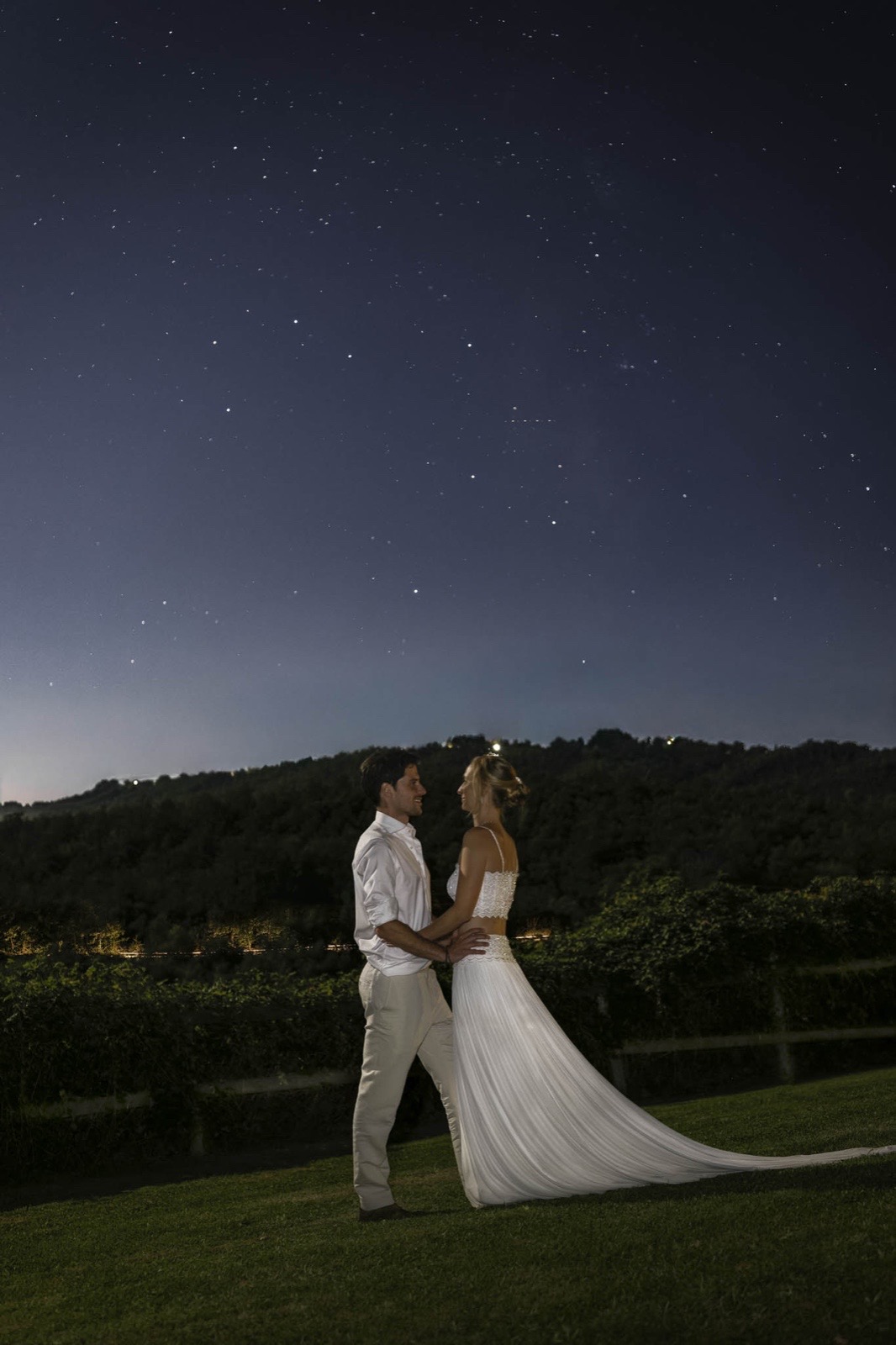 Alex e Ili – Matrimonio a Saturnia tra Cipressi, Reportage e Notturne Toscane